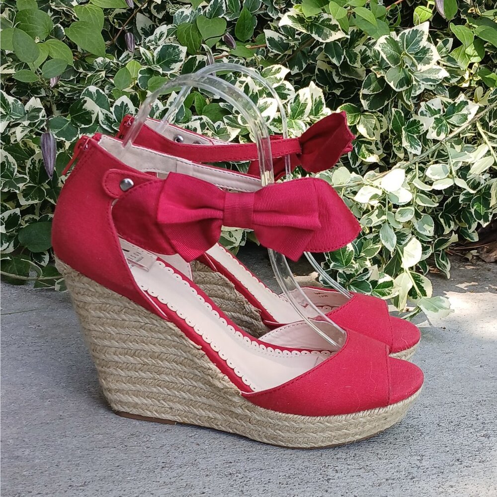 Shoedazzle Madison Red Ankle Strap Wedge Platform Sandals Shoes with a Bow NIB
